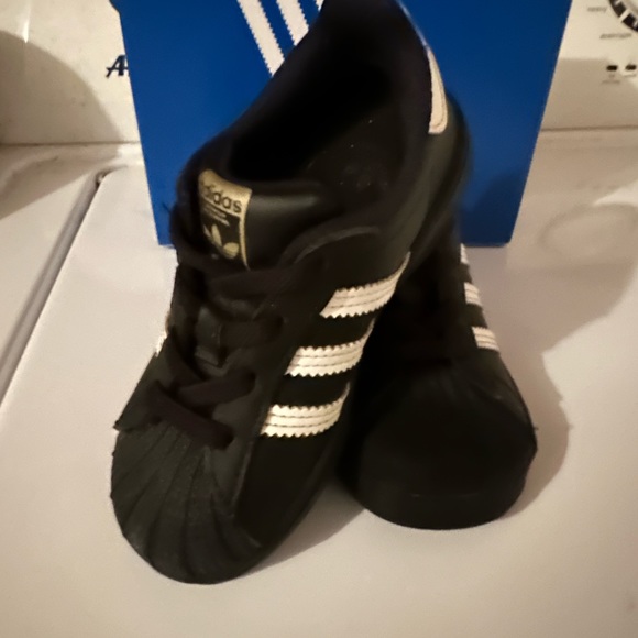 Black Adidas Shell Toes - Picture 4 of 6